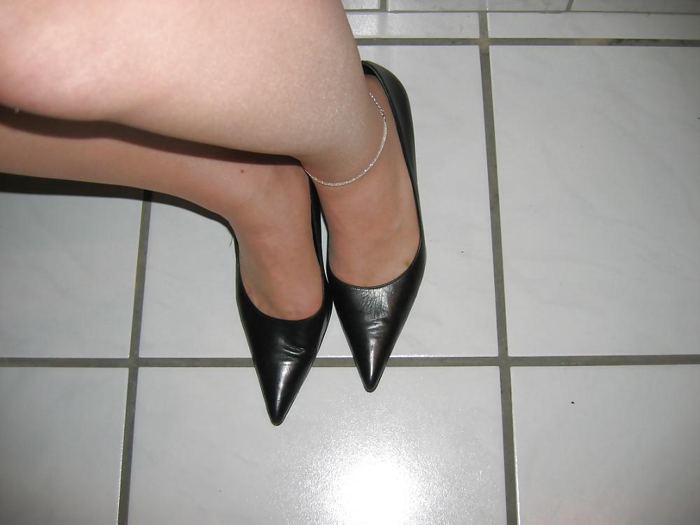22P Heels and Pantyhose