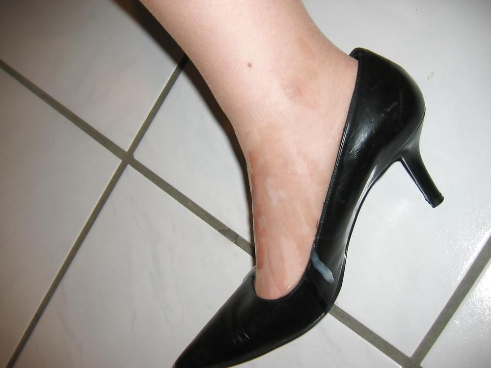 22P Heels and Pantyhose