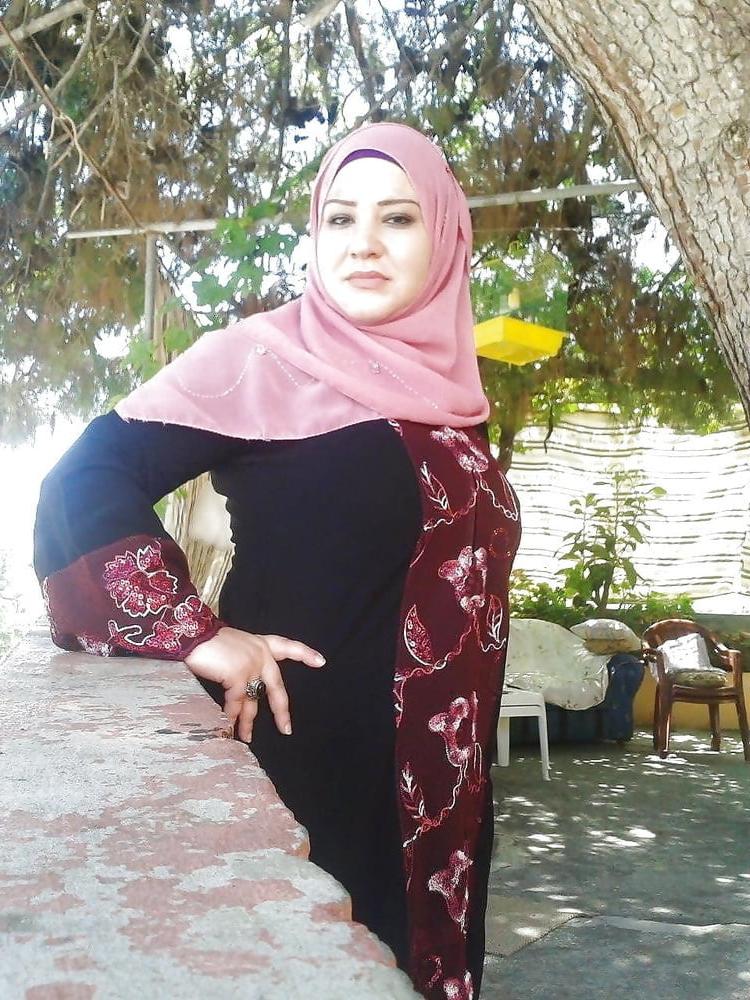 20P Horny Muslim lusty mom