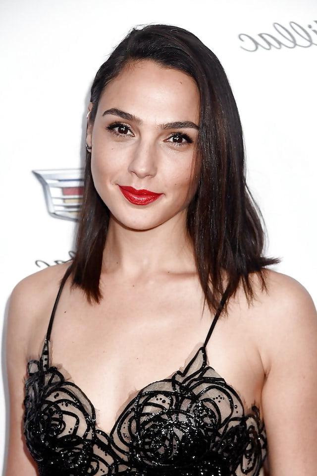 25P Gal Gadot Cum Target