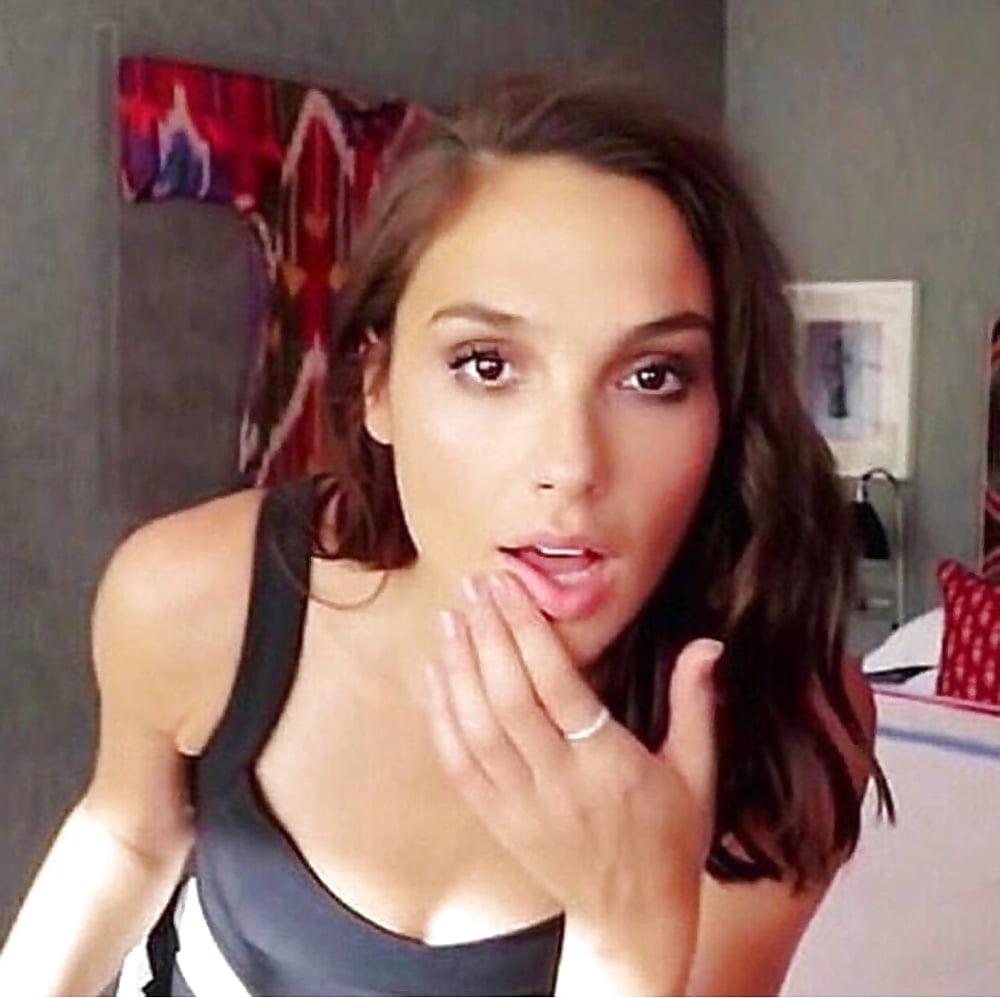25P Gal Gadot Cum Target