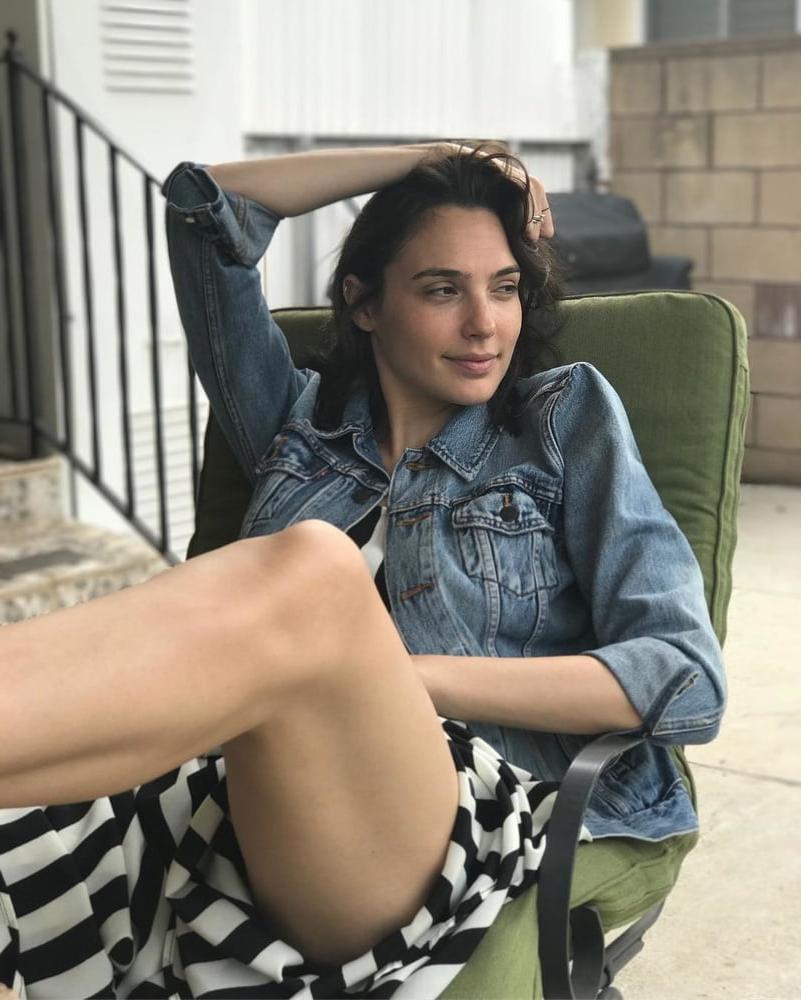 25P Gal Gadot Cum Target
