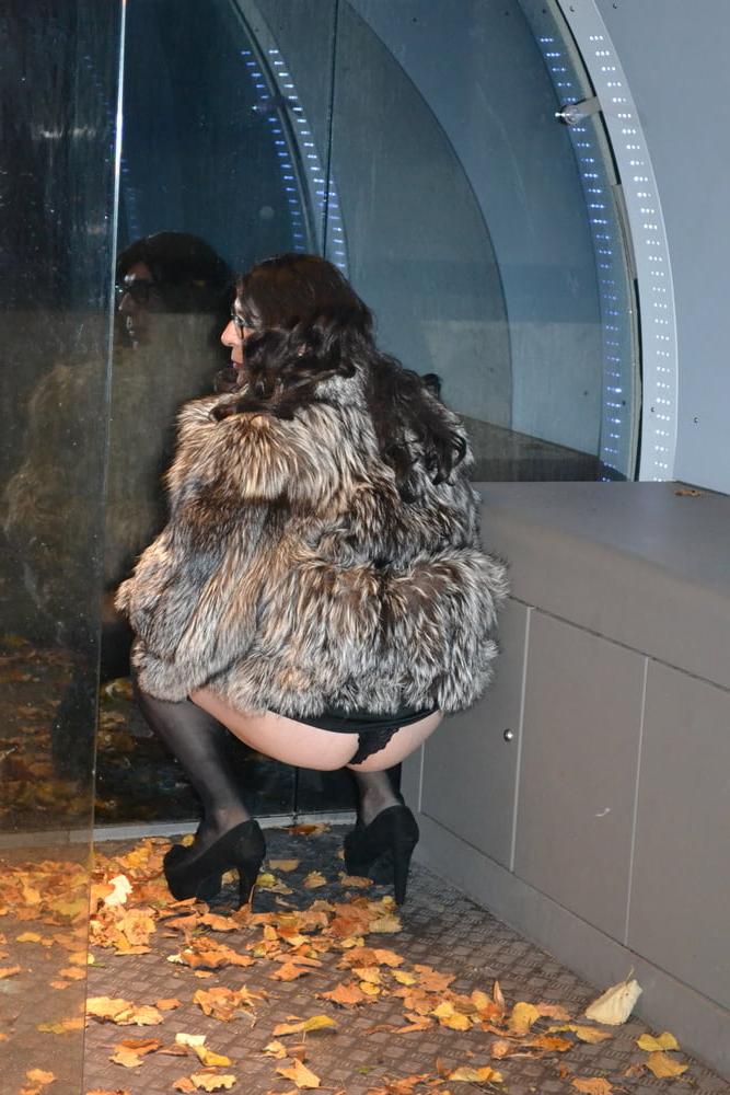 10P Crossdressing in fur