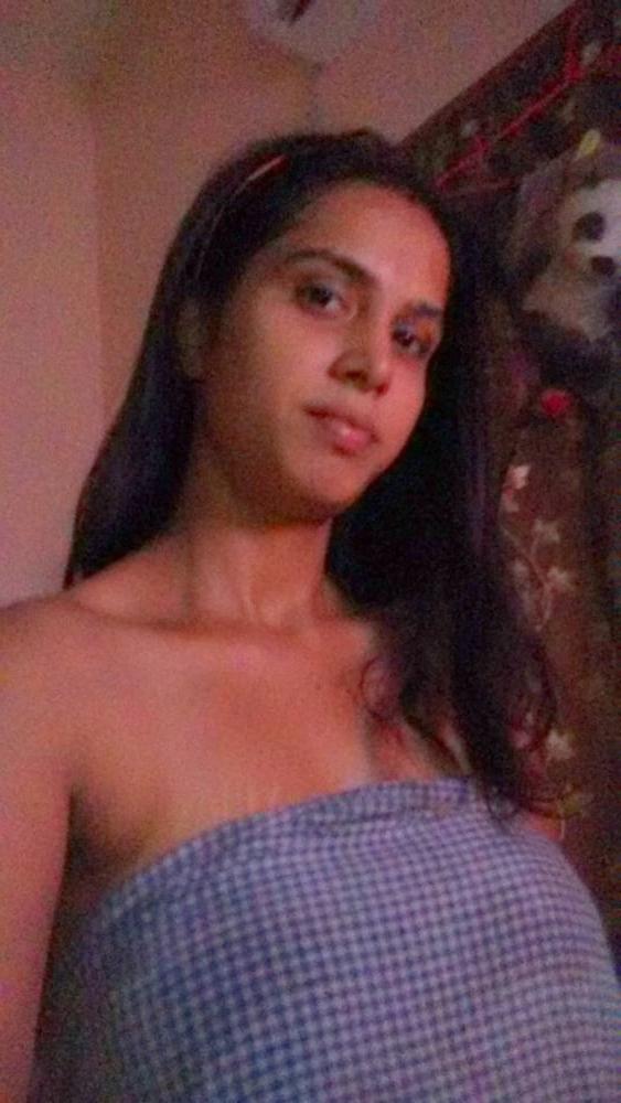23P Indian big boobs wife