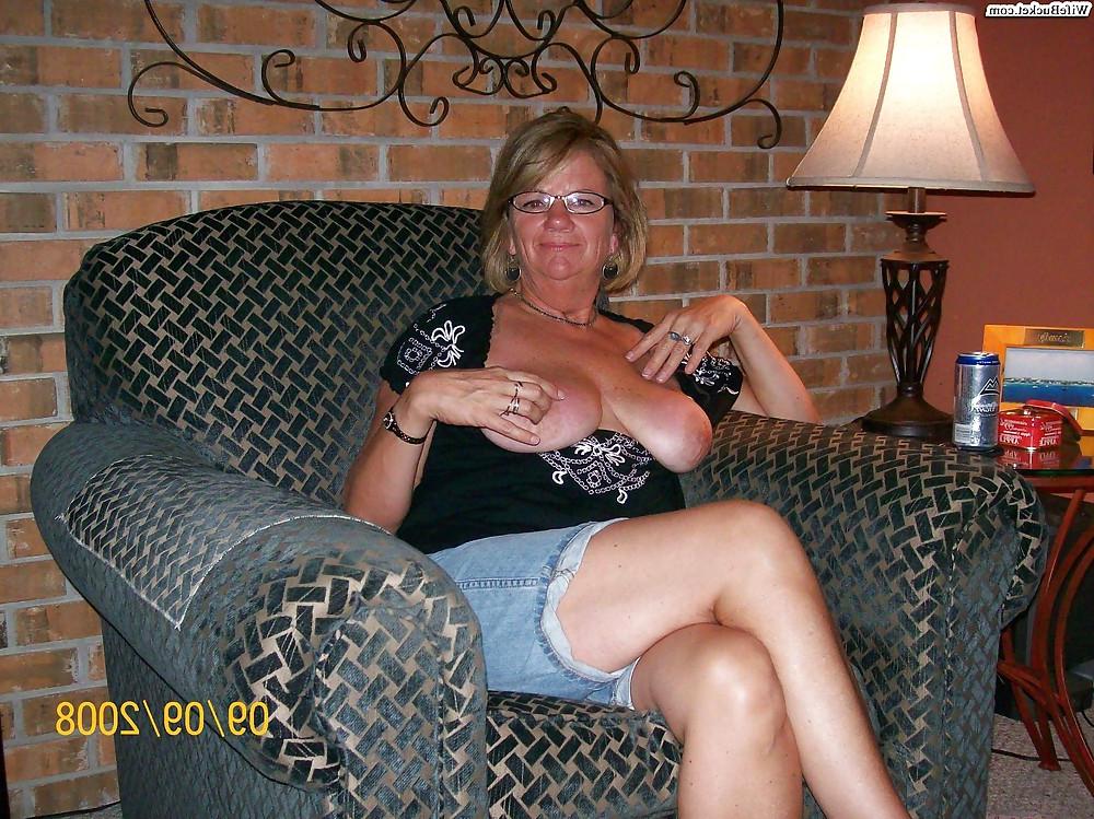 25P Slut Wives I Found On ' AdultPicShare.com '