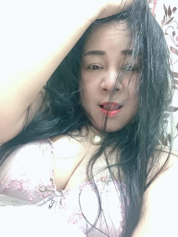 23P Sexy mom