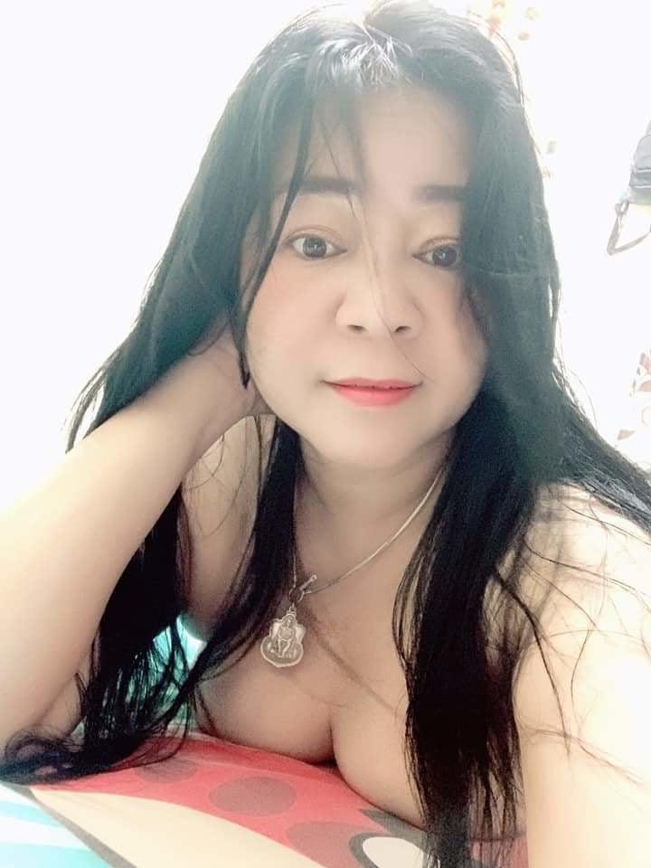 23P Sexy mom