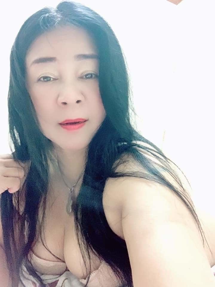 23P Sexy mom