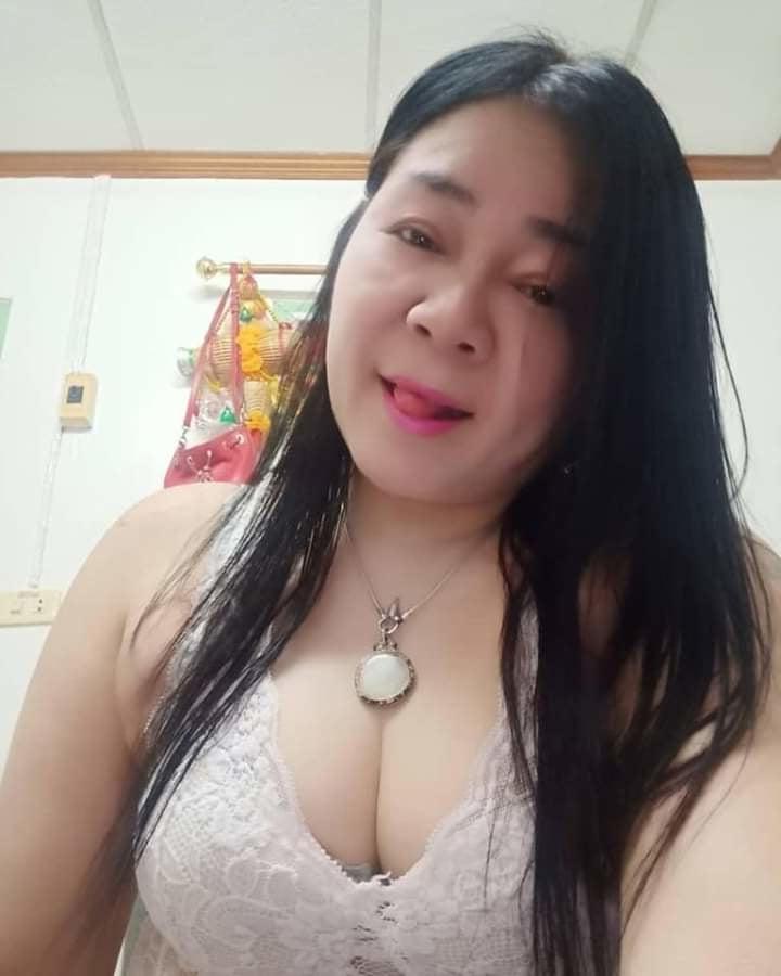 23P Sexy mom