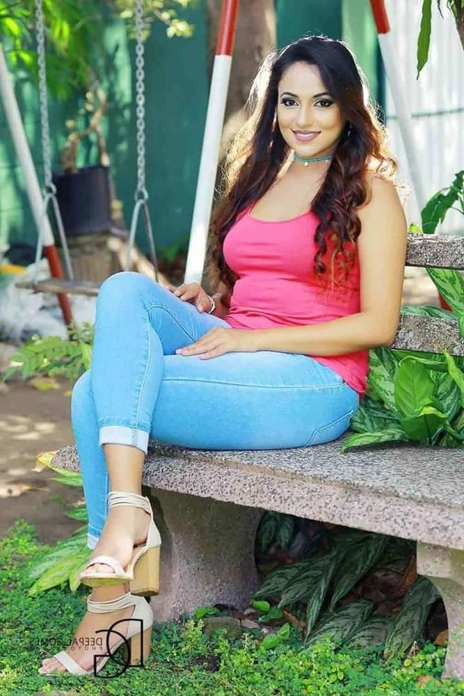 21P Sri lankan actress ass