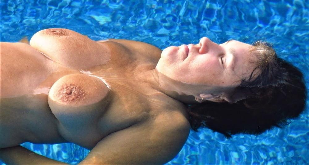 25P Swinger Pool Party #71