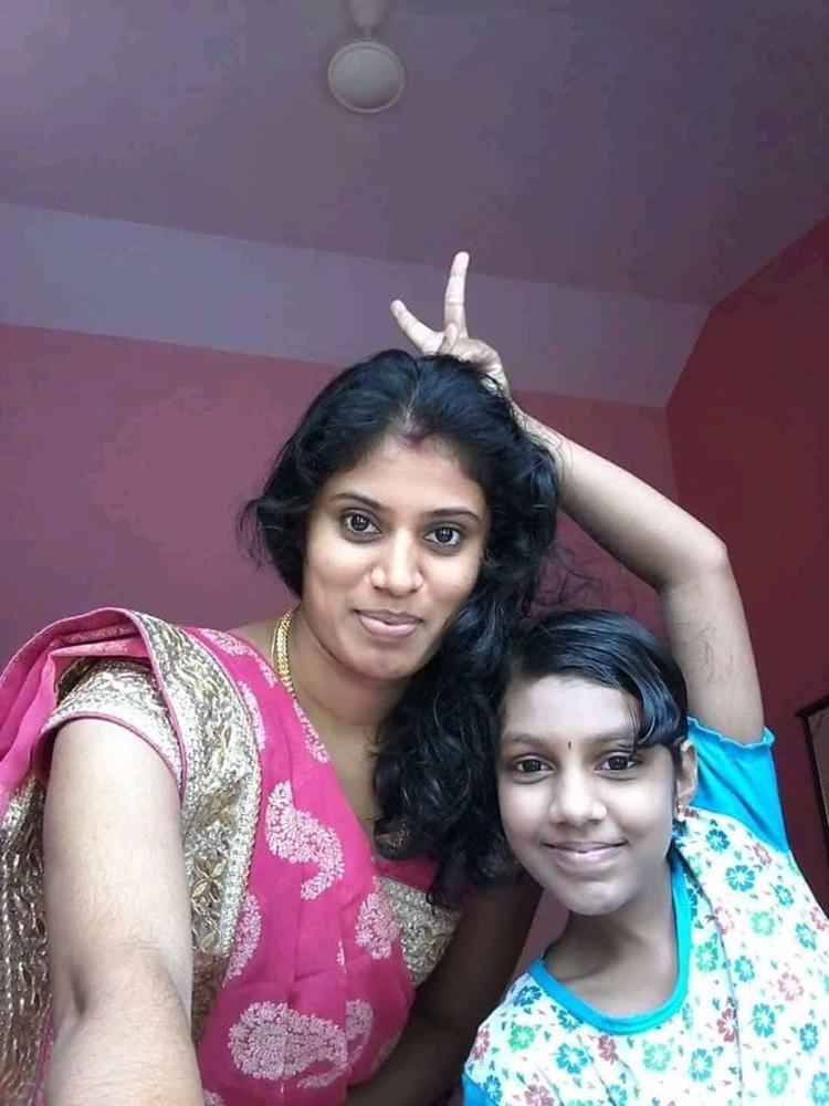 21P My frnd's sexy mom
