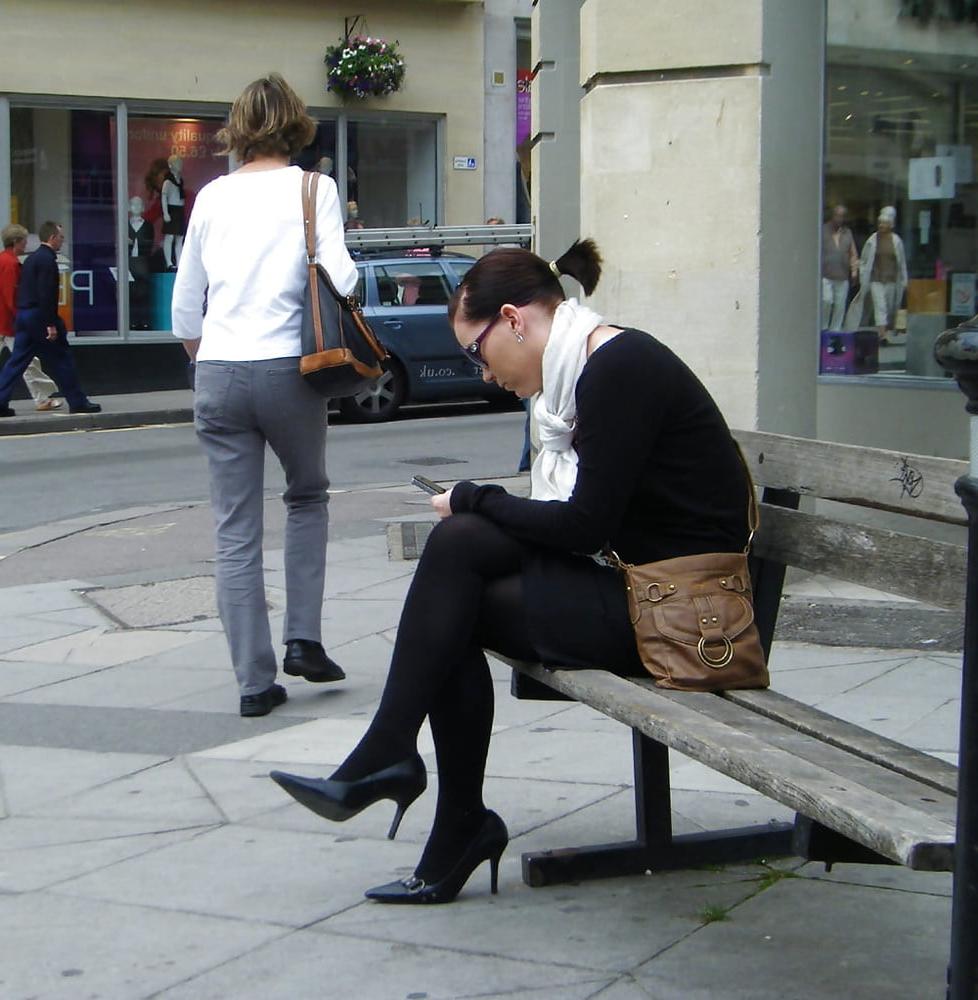 25P street nylons 3