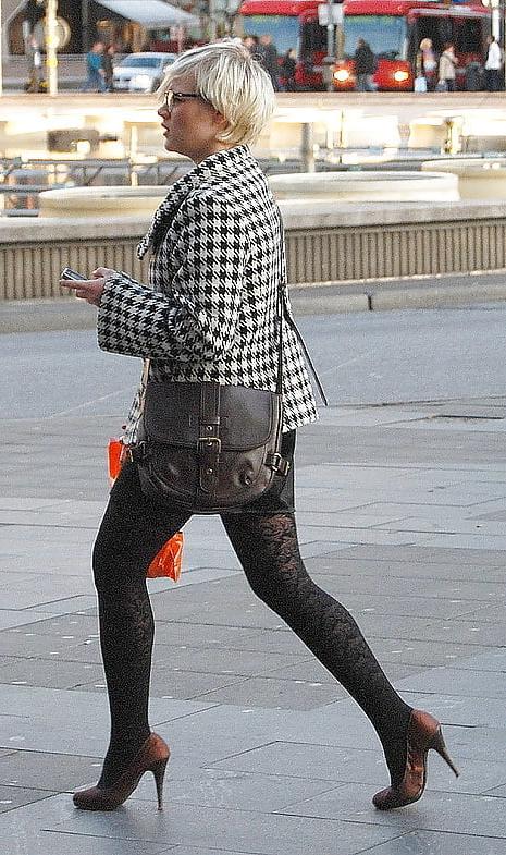 25P street nylons 3