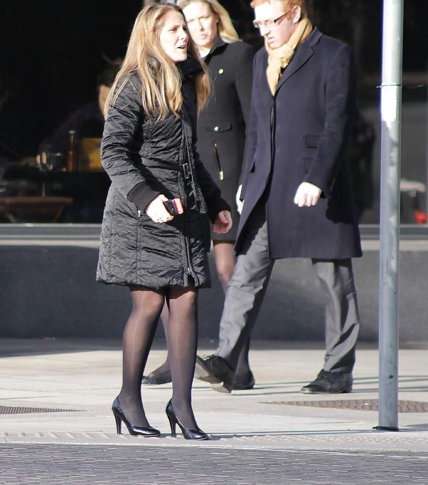 25P street nylons 3