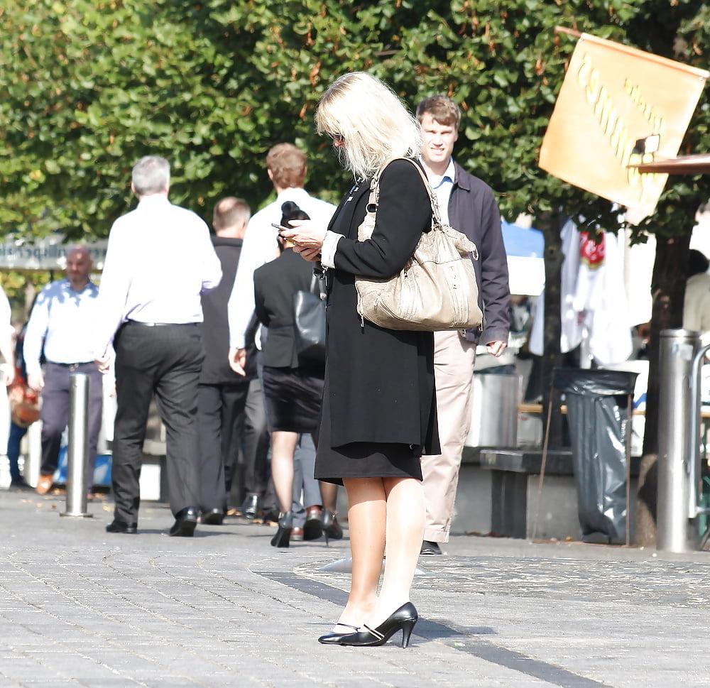 25P street nylons 3