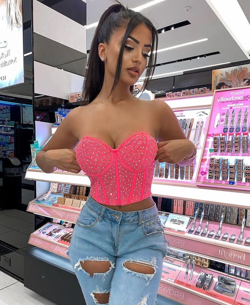 25P Aneeqa Farid sexy bimbo slut big boobs great ass &amp; DSL