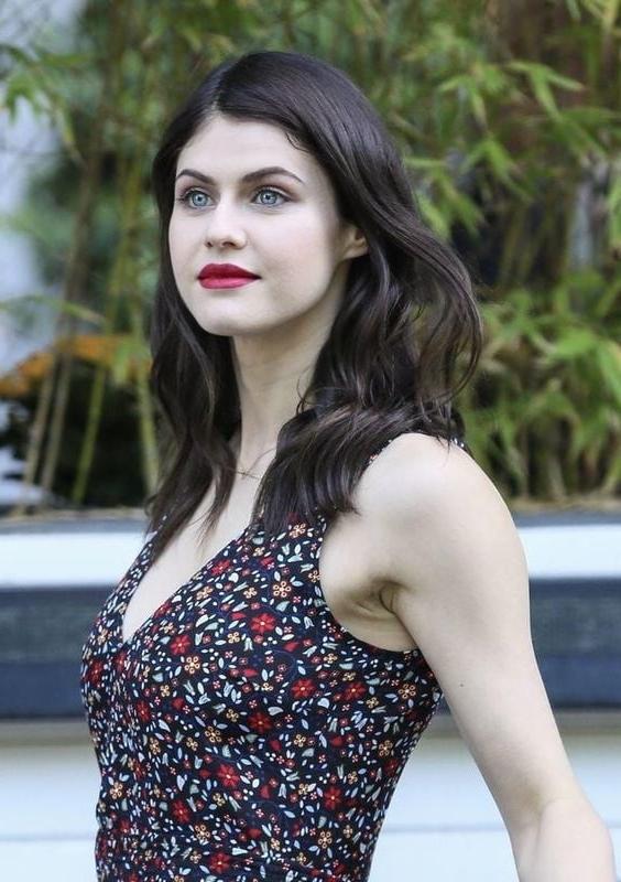 25P Alexandra Daddario Cum Target