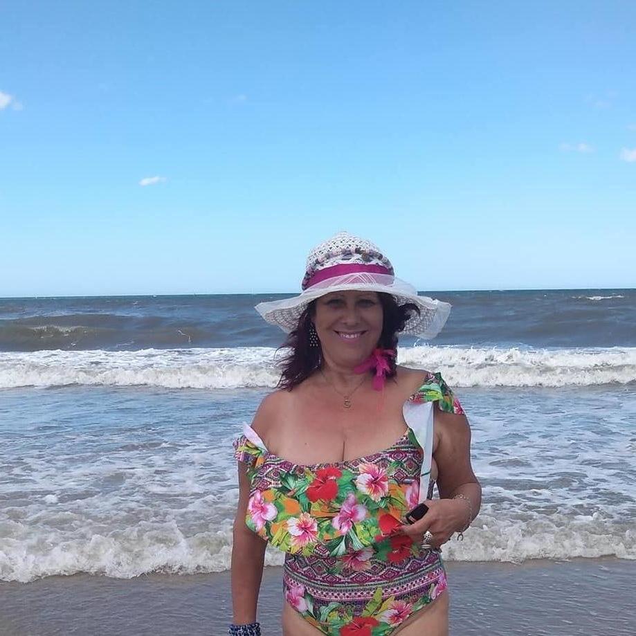 25P MATURE WOMAN