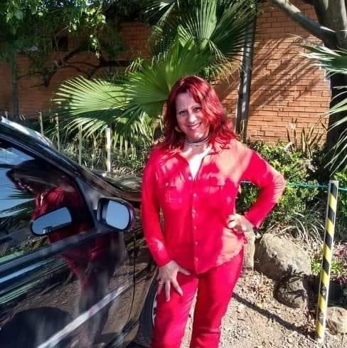 25P MATURE WOMAN