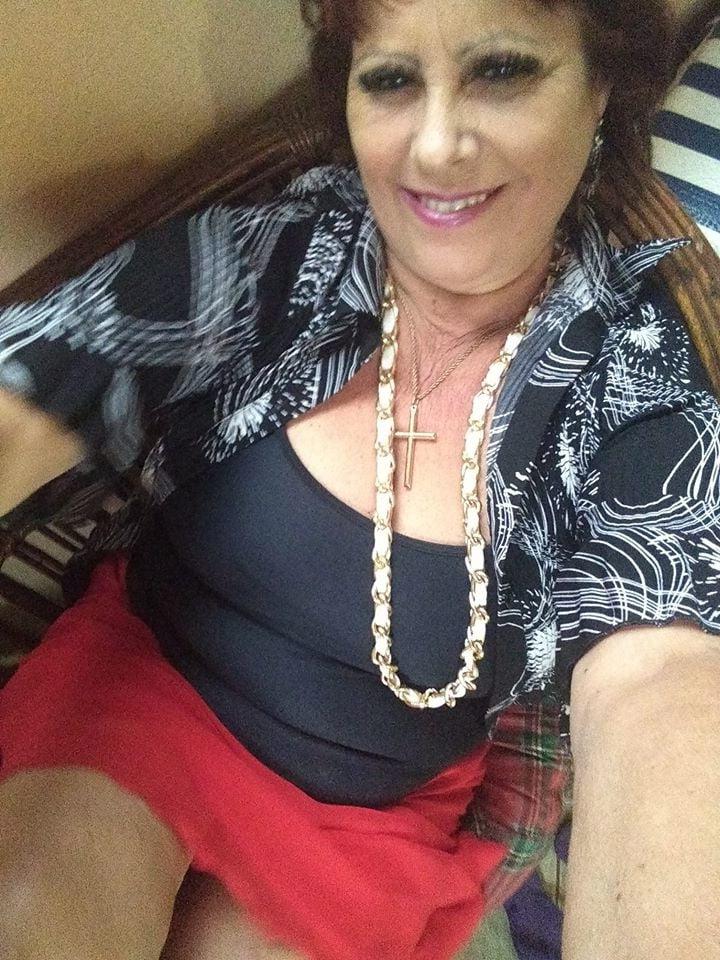 25P MATURE WOMAN