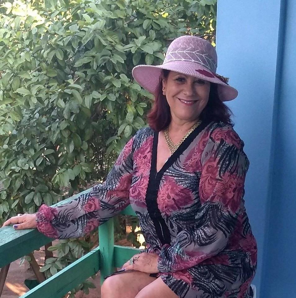 25P MATURE WOMAN