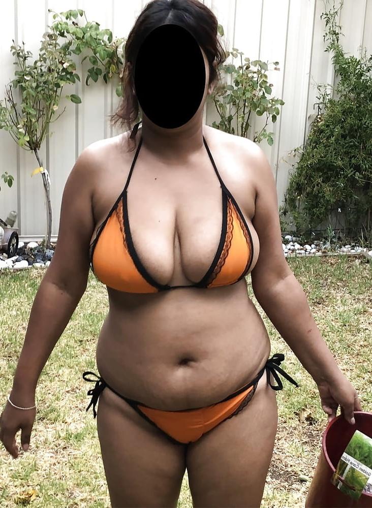 19P Policz fatty hot mom walking in bikini n panty