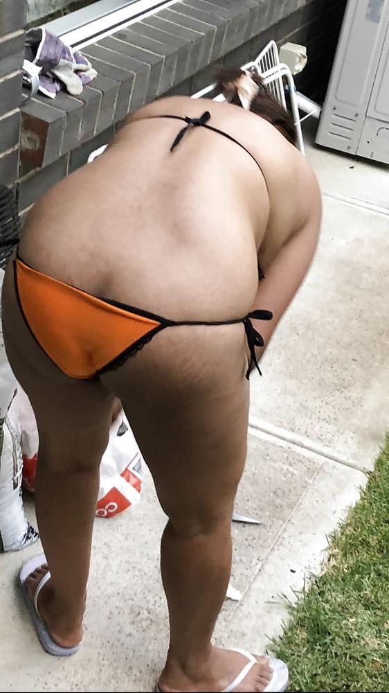 19P Policz fatty hot mom walking in bikini n panty