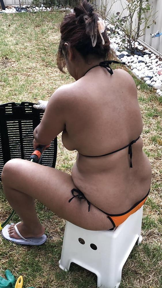 19P Policz fatty hot mom walking in bikini n panty