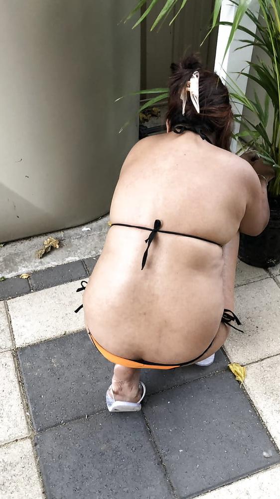 19P Policz fatty hot mom walking in bikini n panty