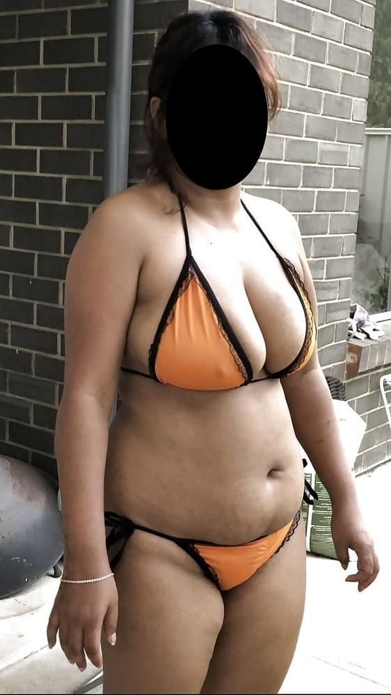 19P Policz fatty hot mom walking in bikini n panty