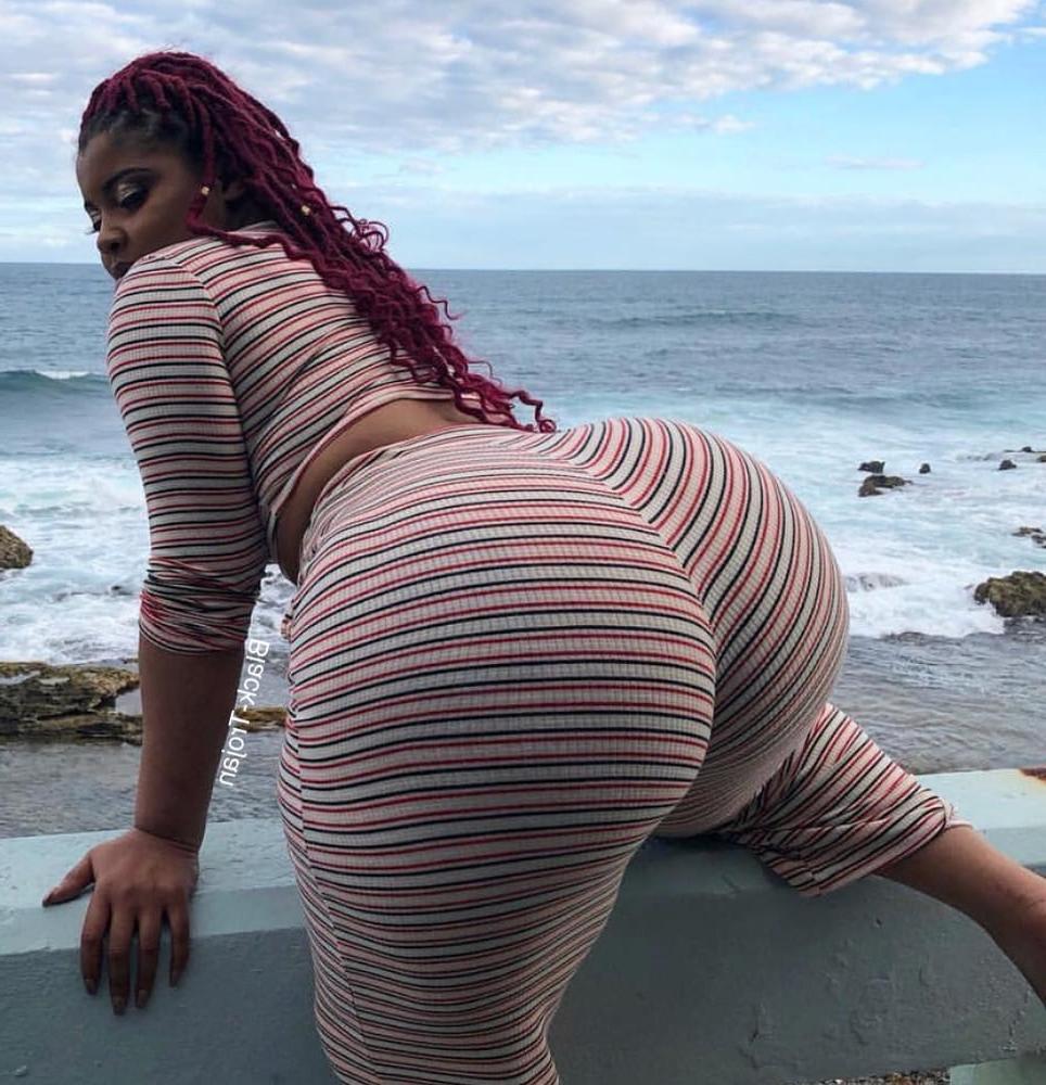 25P Barbie Is So Damn Fine! Epic Phat Thick Ass Booty Goddess!!