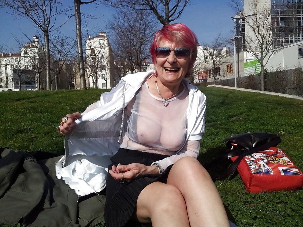 25P World Erotic Tops