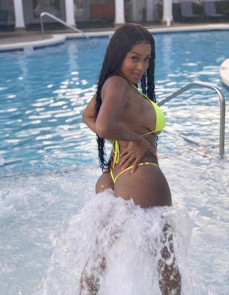 11P KIYA LESLIE.... THICK EBONY BOOTY