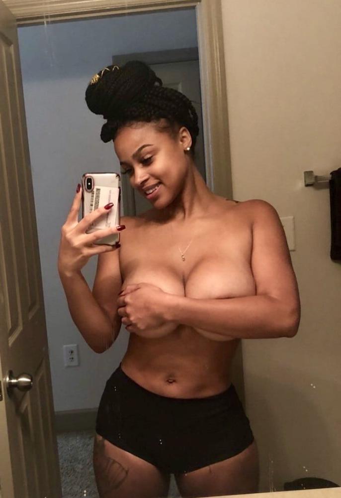 11P KIYA LESLIE.... THICK EBONY BOOTY