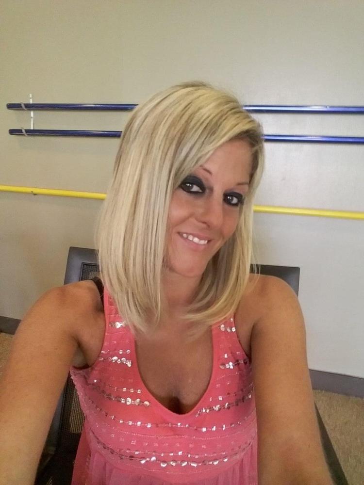 23P Blonde mom
