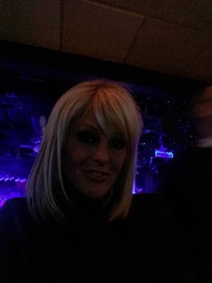 23P Blonde mom