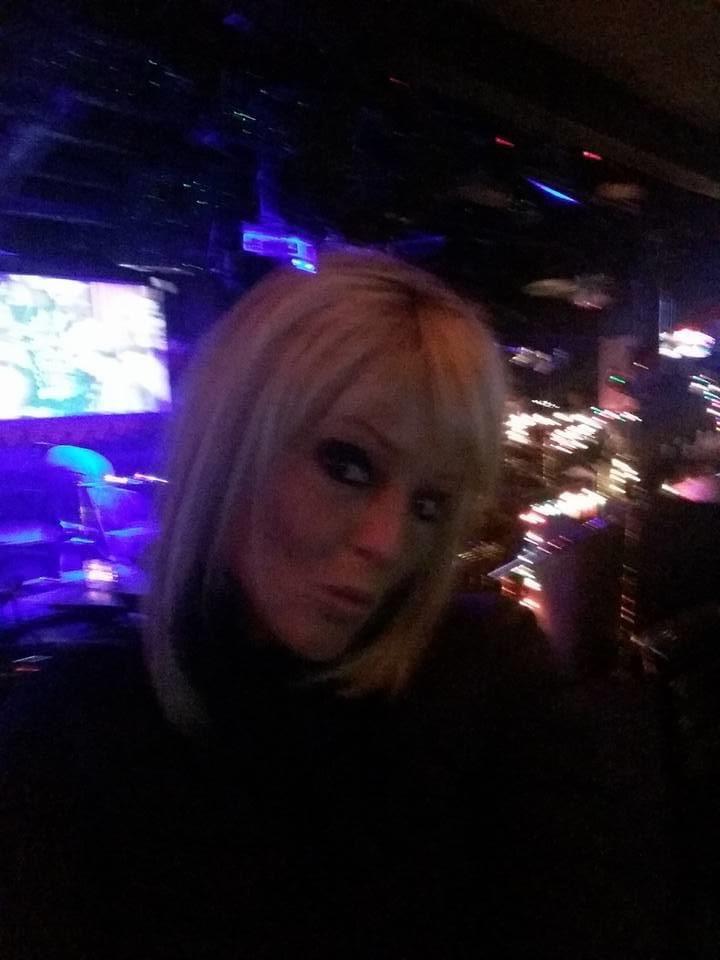 23P Blonde mom