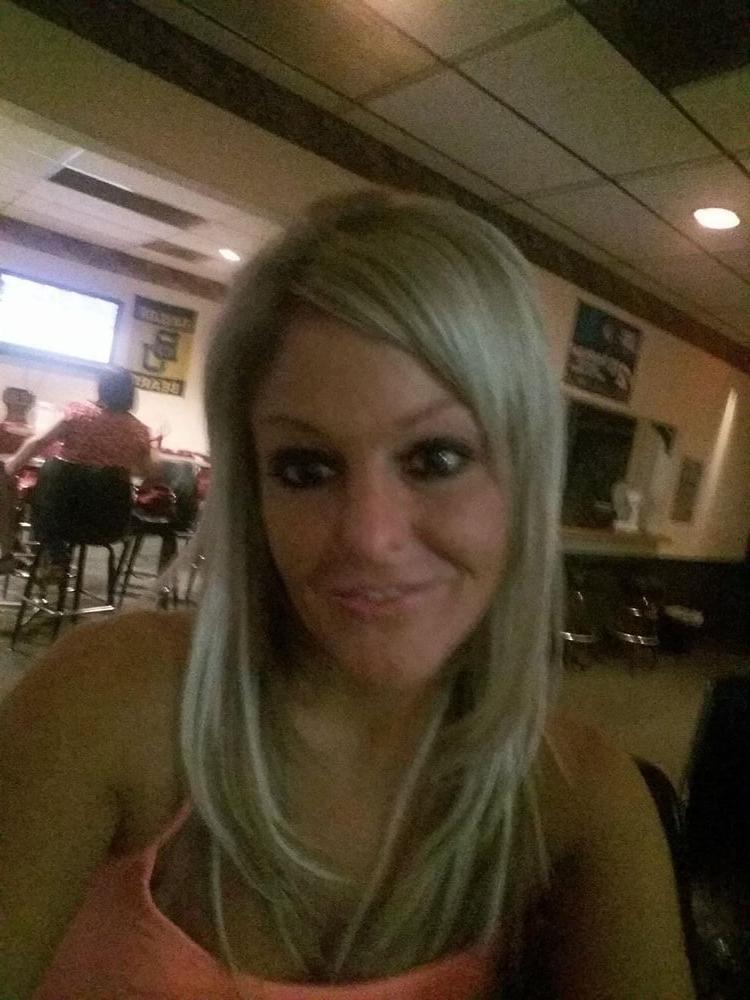 23P Blonde mom