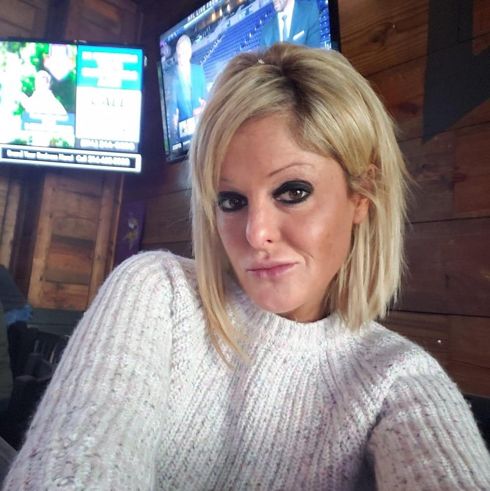 23P Blonde mom