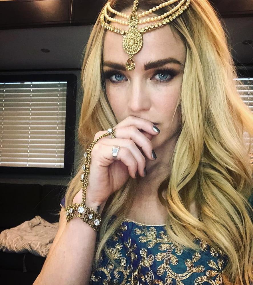 25P Caity Lotz Cum Target