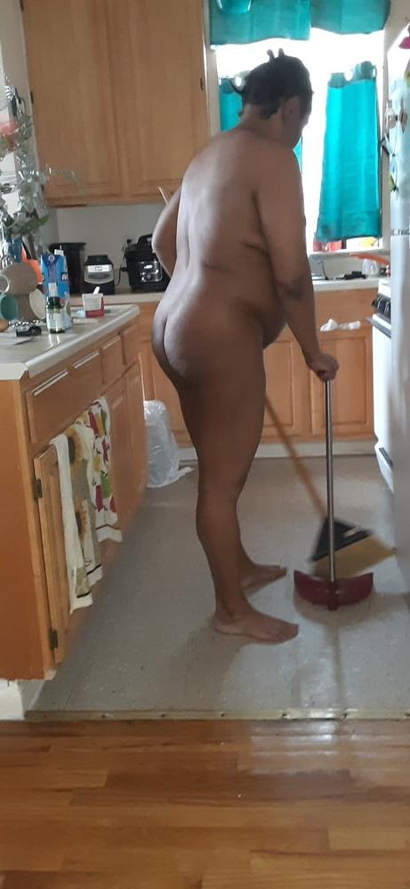 25P BUSTY BLACK MOM ASS AND TITTIES