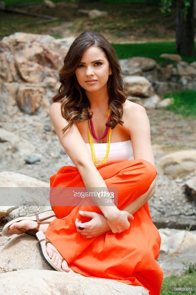 25P Slut Shelley Hennig - Where would you cum on her