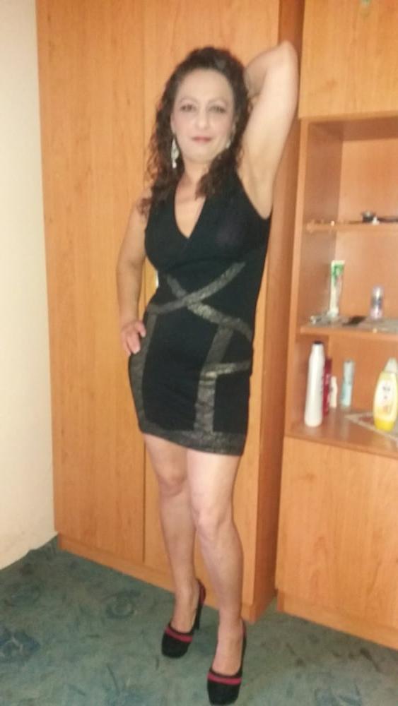 25P HUN-MAGYAR GYPSY SEXY MILF 75 MOM AT DAY WHORE AT NIGHT