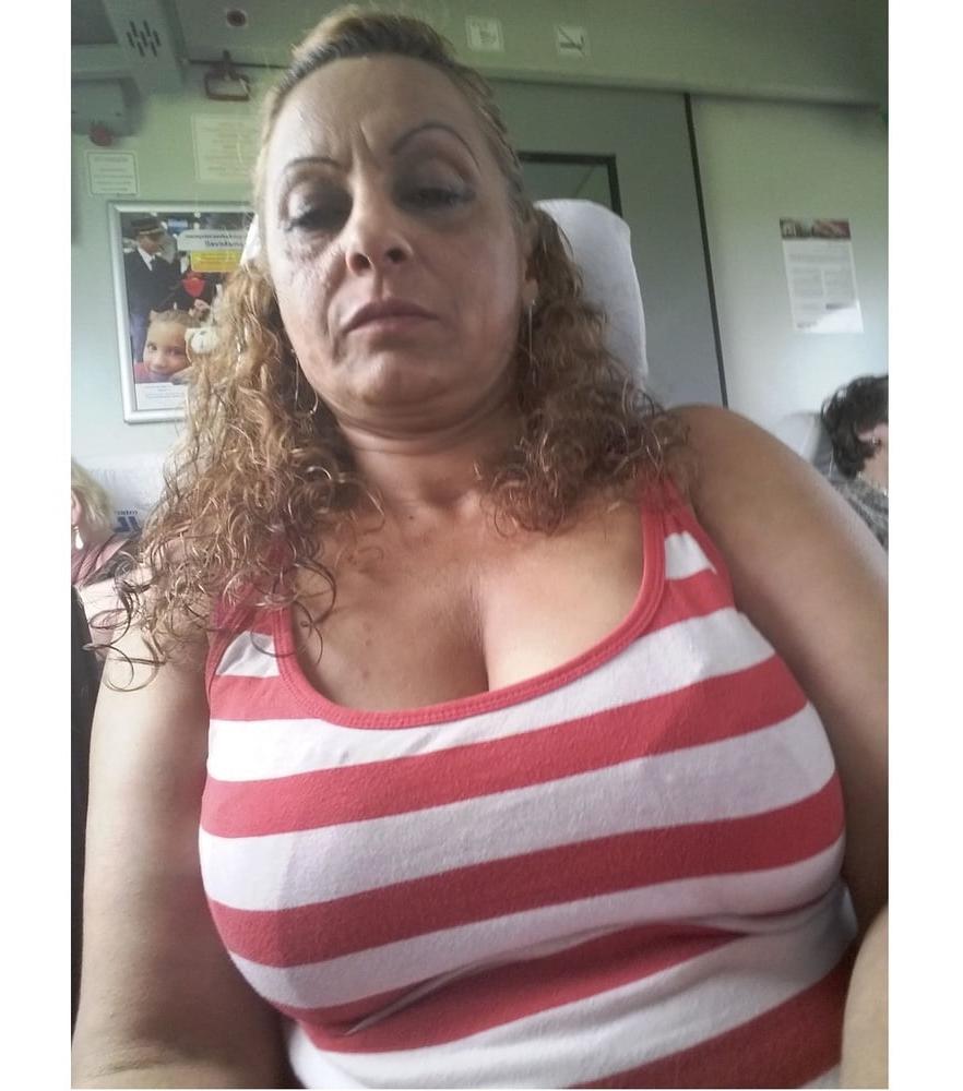 25P HUN-MAGYAR GYPSY SEXY MILF 75 MOM AT DAY WHORE AT NIGHT