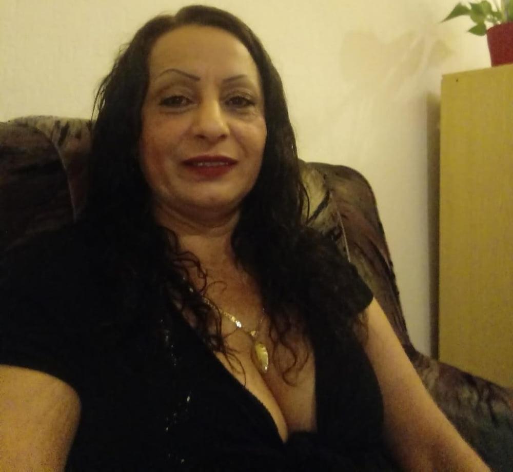 25P HUN-MAGYAR GYPSY SEXY MILF 75 MOM AT DAY WHORE AT NIGHT