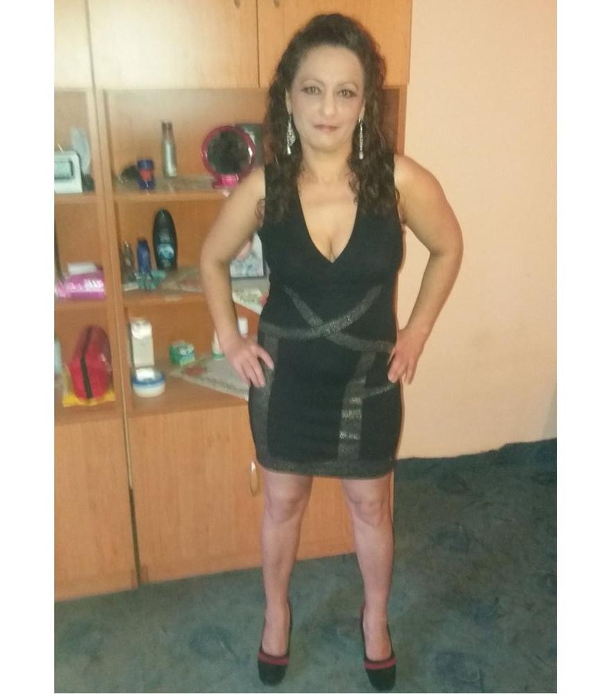 25P HUN-MAGYAR GYPSY SEXY MILF 75 MOM AT DAY WHORE AT NIGHT