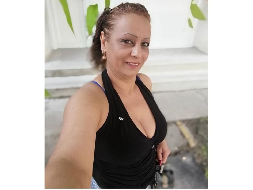 25P HUN-MAGYAR GYPSY SEXY MILF 75 MOM AT DAY WHORE AT NIGHT