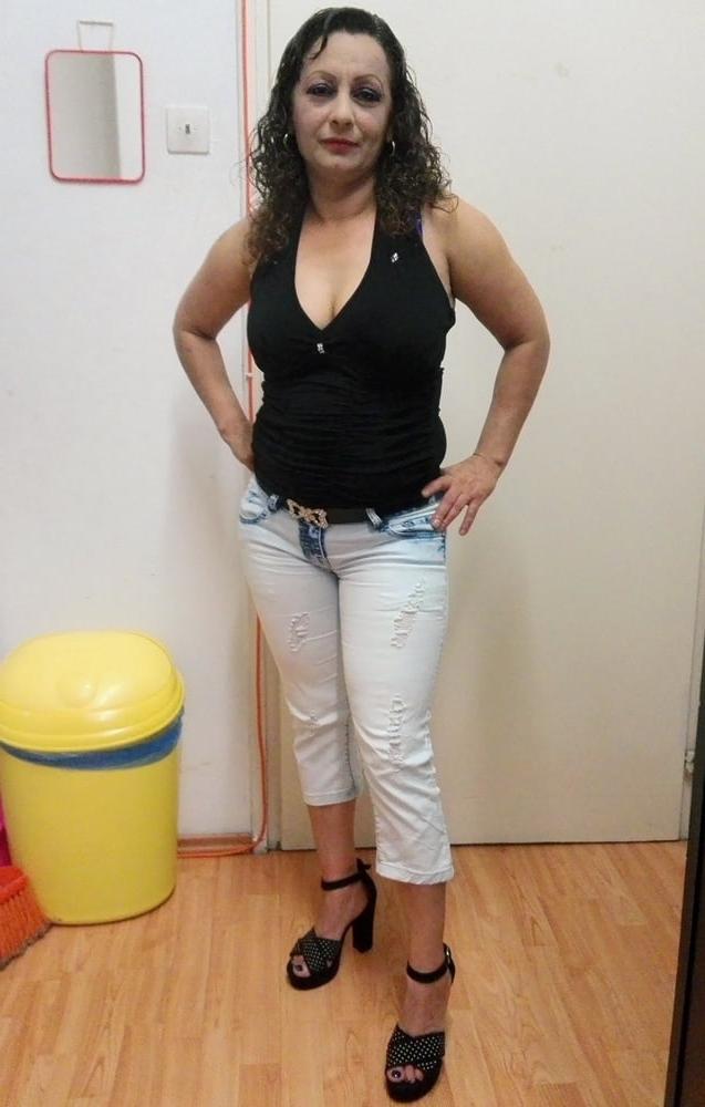 25P HUN-MAGYAR GYPSY SEXY MILF 75 MOM AT DAY WHORE AT NIGHT
