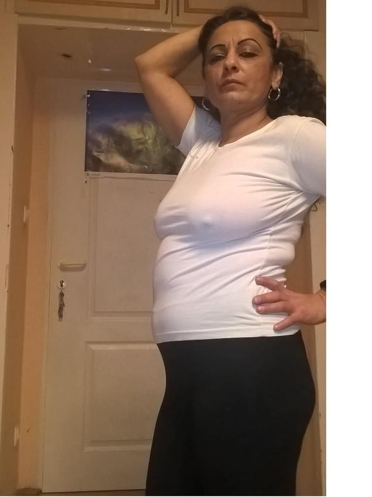 25P HUN-MAGYAR GYPSY SEXY MILF 75 MOM AT DAY WHORE AT NIGHT
